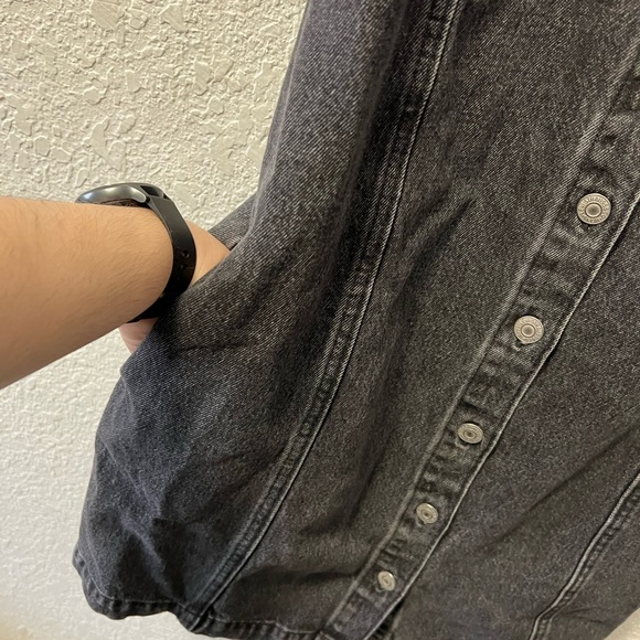 Levi's Women's Tuli Denim Mini Dress in Black Stonewash - Picture 6 of 9